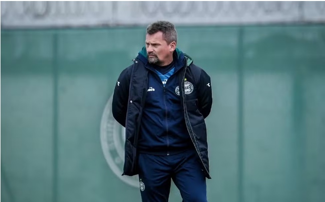 Coritiba demite Fábio Matias após oito jogos no comando