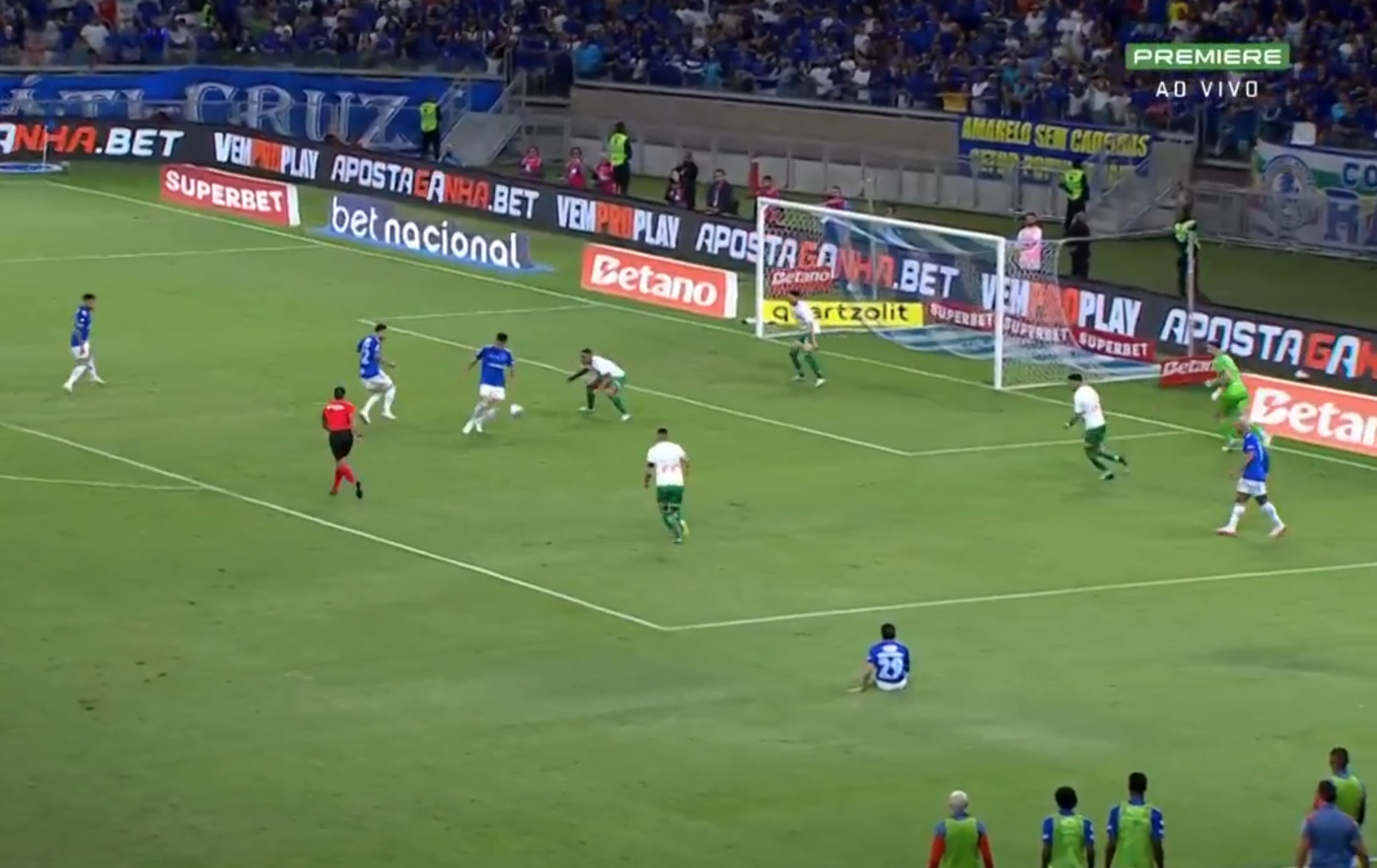 Cruzeiro vence Juventude por 2 a 0 no Mineirão