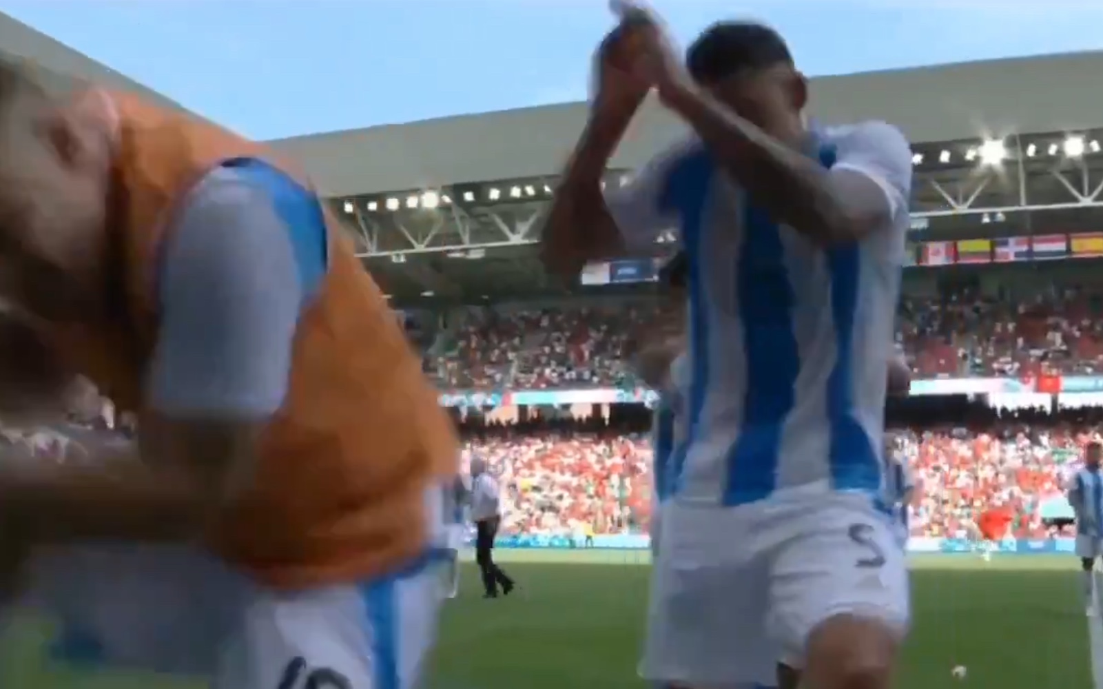 Federação Argentina envia ofício à Fifa por caos em jogo contra Marrocos