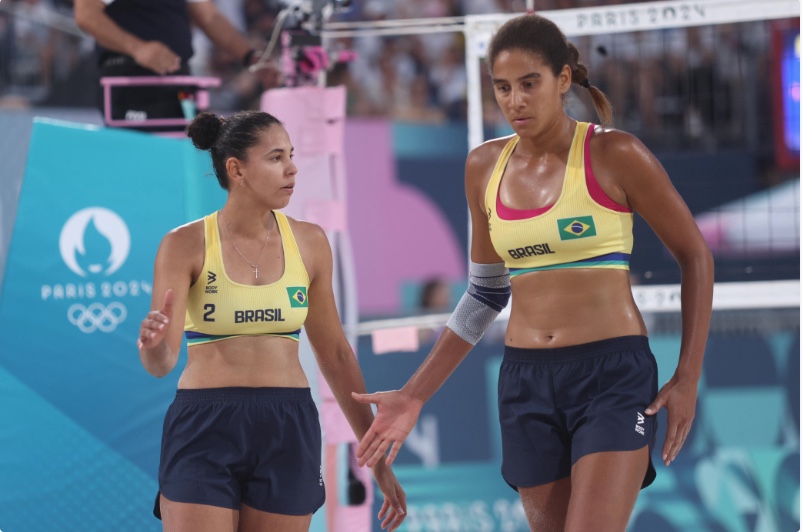 Brasil vence Espanha e avança às oitavas do vôlei de praia nas Olimpíadas