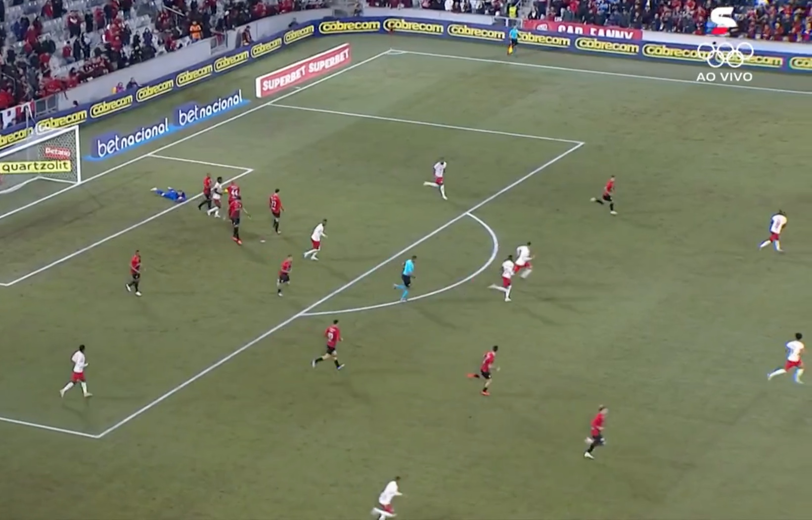 Athletico-PR vence o Bragantino por 2 a 0 pela Copa do Brasil