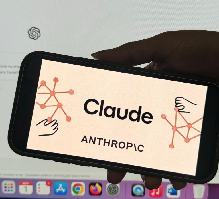 Rival do ChatGPT, Claude chega ao Brasil com promessa de texto menos robótico e 'visão'