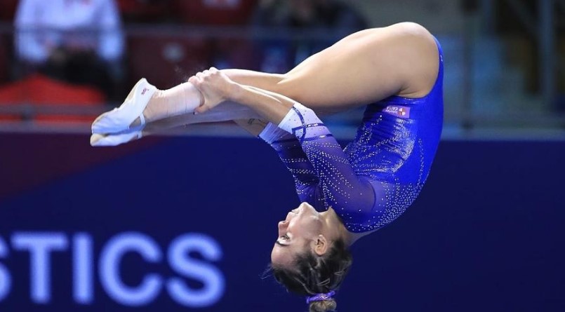 Brasileira se desequilibra, erra salto e fica fora da final no trampolim