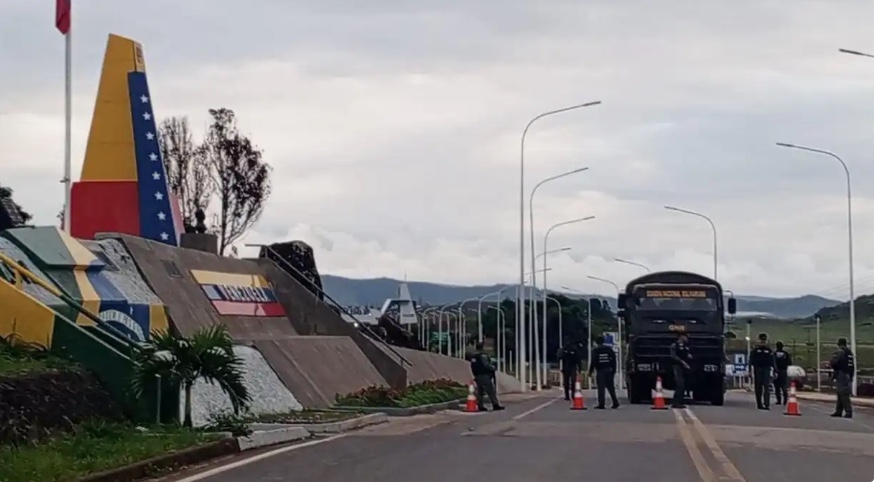 Mais de 400 venezuelanos entram no Brasil após eleição