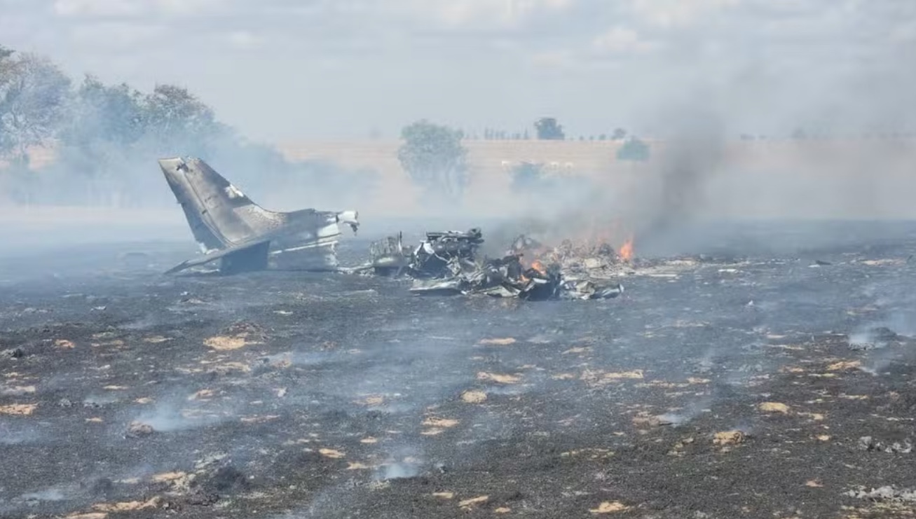 Queda de aeronave deixa três pessoas mortas 