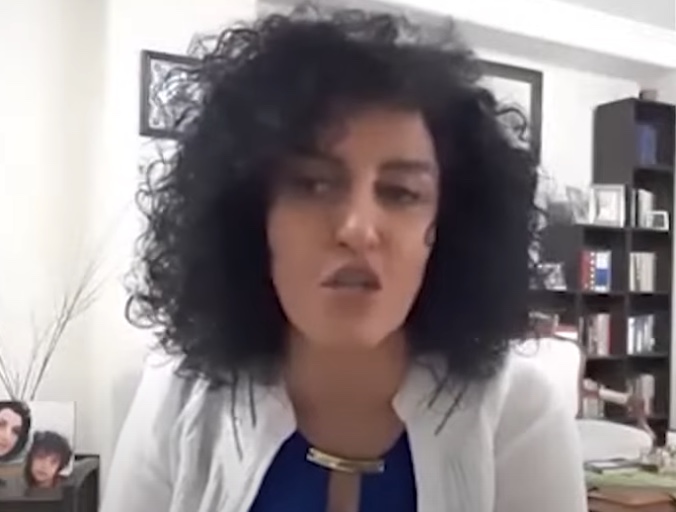 Vencedora do Nobel da Paz é agredida em prisão no Irã, diz família