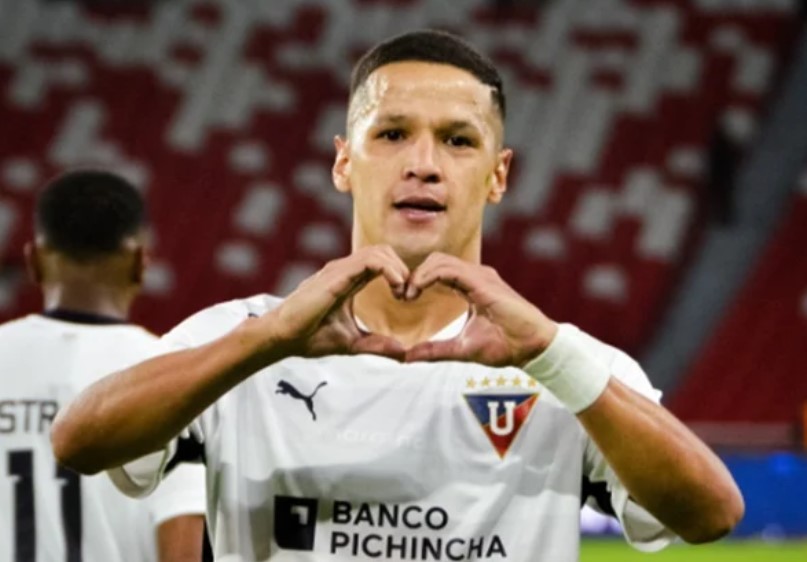 Corinthians encerra negociações por Alex Arce