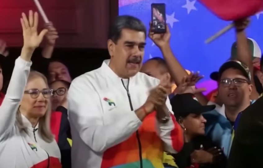 Maduro reage e diz que instituições da Venezuela resolverão impasse