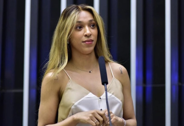 1ª mulher trans no Congresso, Erika Hilton é eleita melhor deputada federal do Brasil 