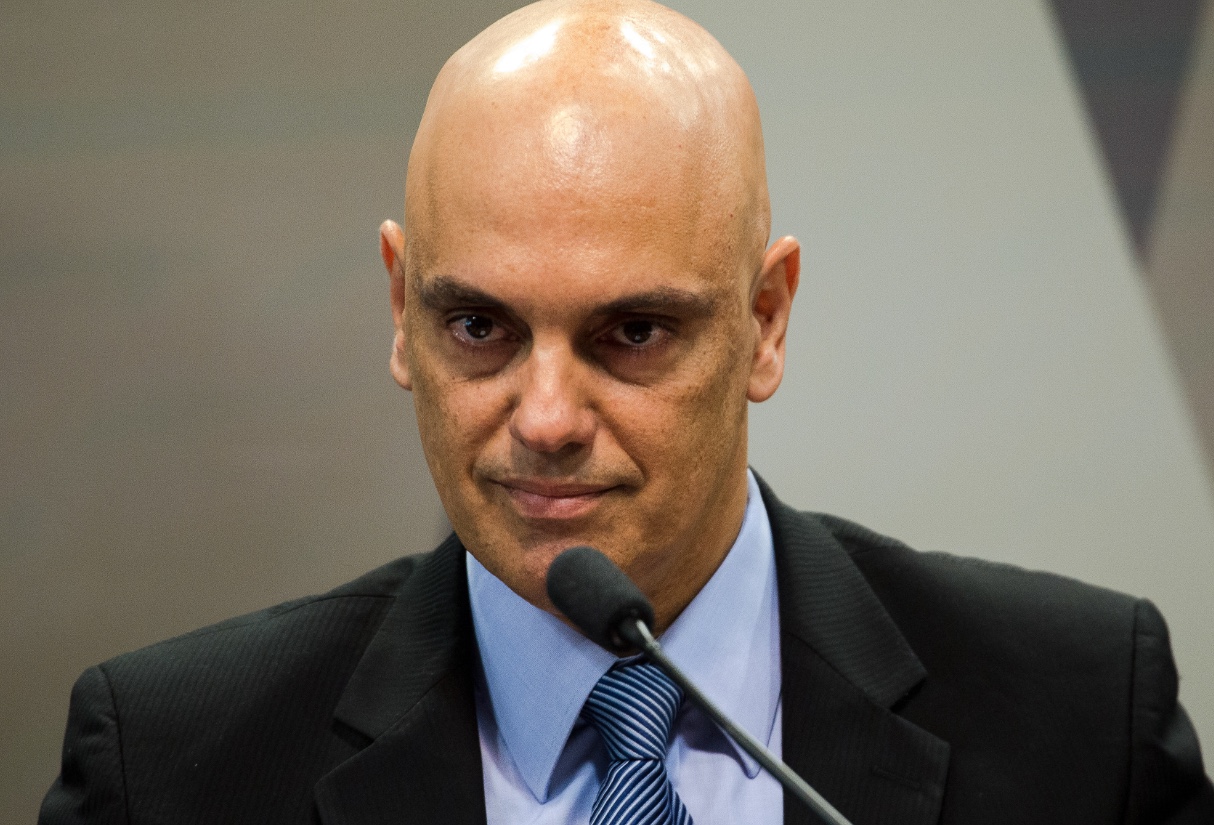 Decisão que mandou tirar X do ar cita risco às eleições e tentativa de favorecer 'extremistas'