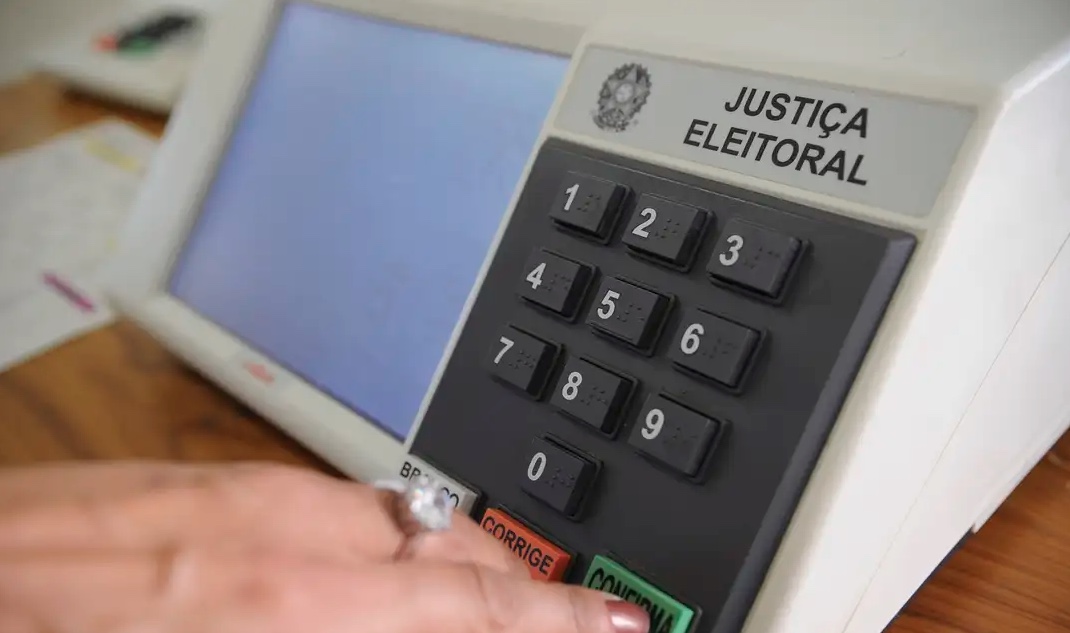TSE lacra sistemas que serão usados nas urnas das eleições de 2024