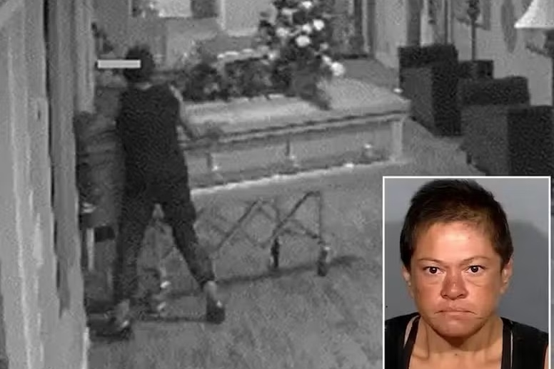 Mulher invade funerária, retira cadáver de caixão e o abandona na rua