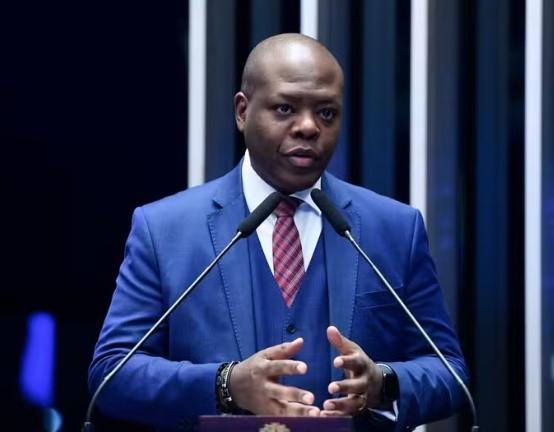 PF envia relatório ao STF sobre acusações de assédio contra Silvio Almeida