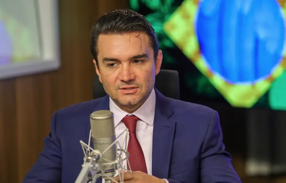 Proibir jogos de azar é como vetar uso de carros por causa de acidentes, diz ministro do Turismo