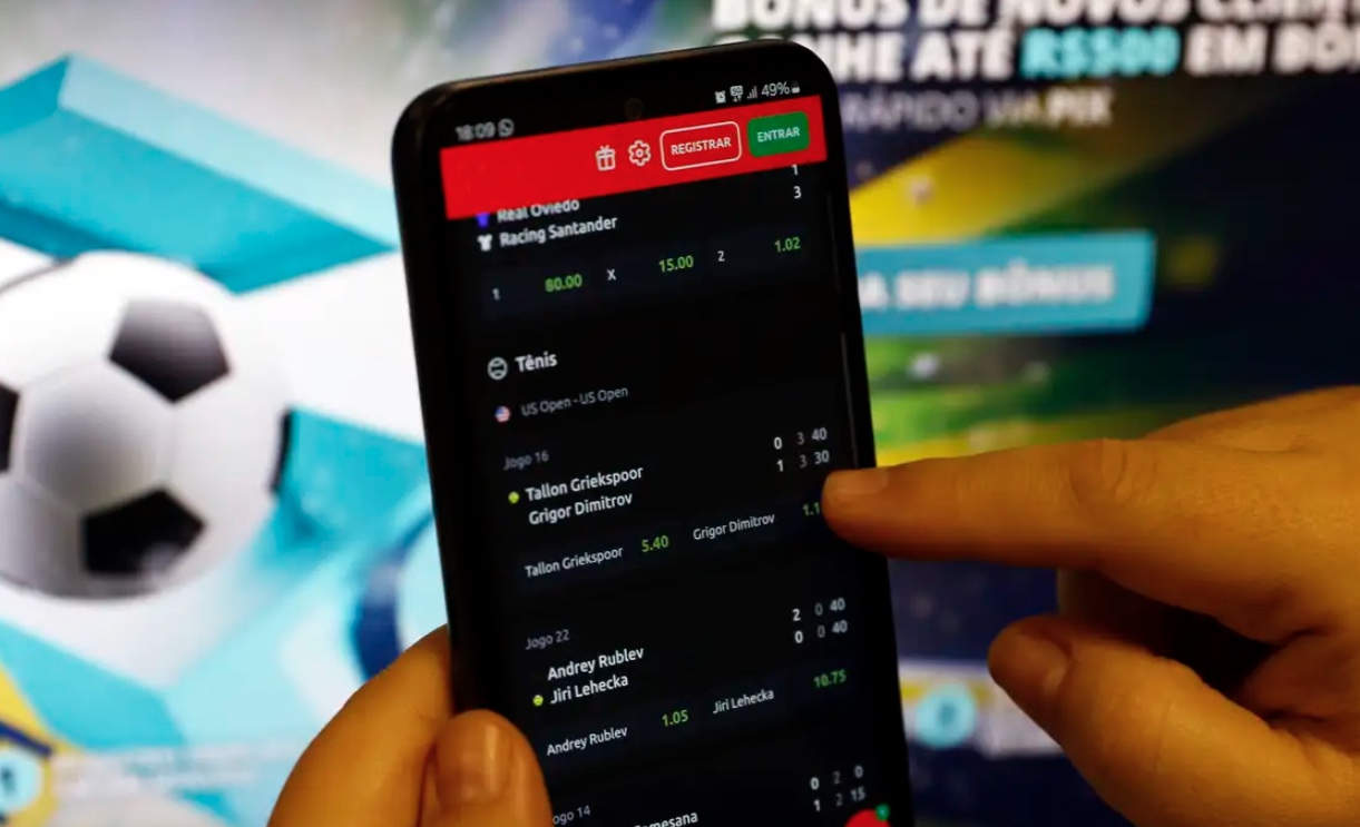 Uso de cartão de crédito em bets não passa de 15% das apostas, estima Campos Neto