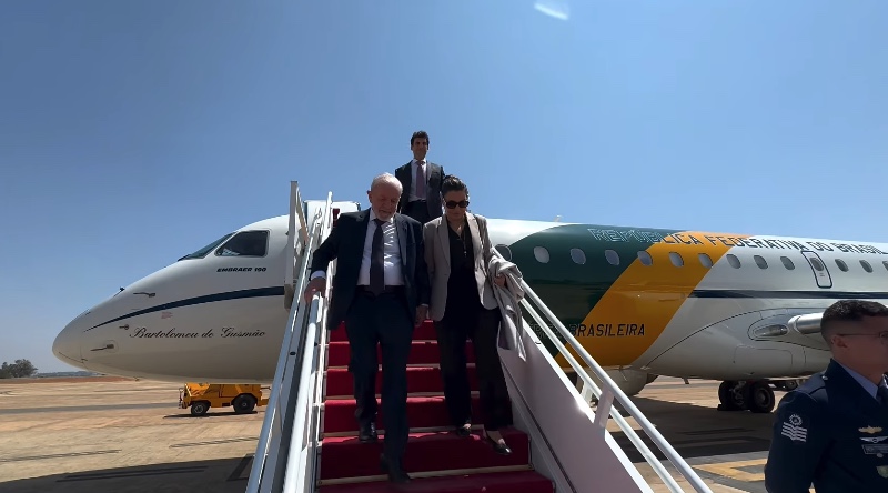 Piloto de Lula declarou urgência logo após decolagem