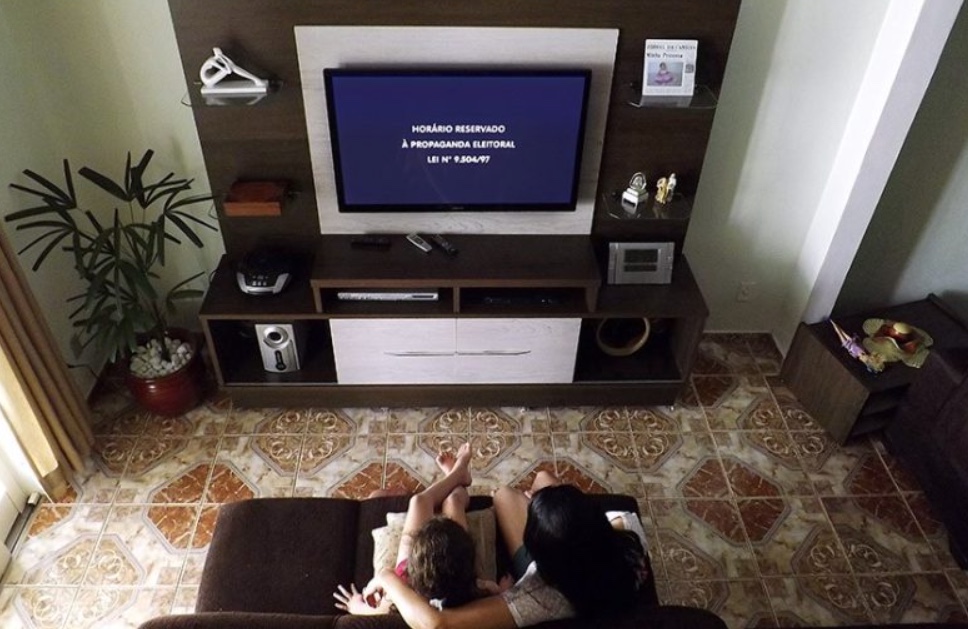 Propaganda eleitoral do 1º turno no rádio e na TV termina hoje