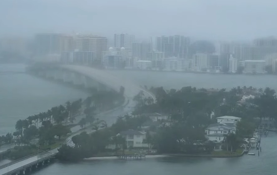 Furacão Milton causa tornados na Flórida, e 12 milhões estão sob alerta