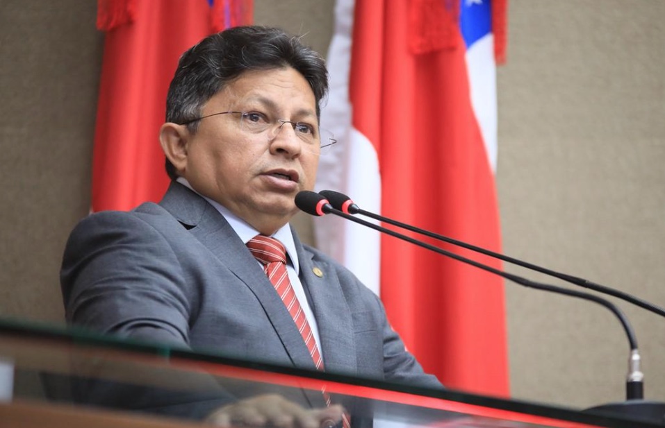 Sinésio Campos é afastado da presidência do PT Amazonas 