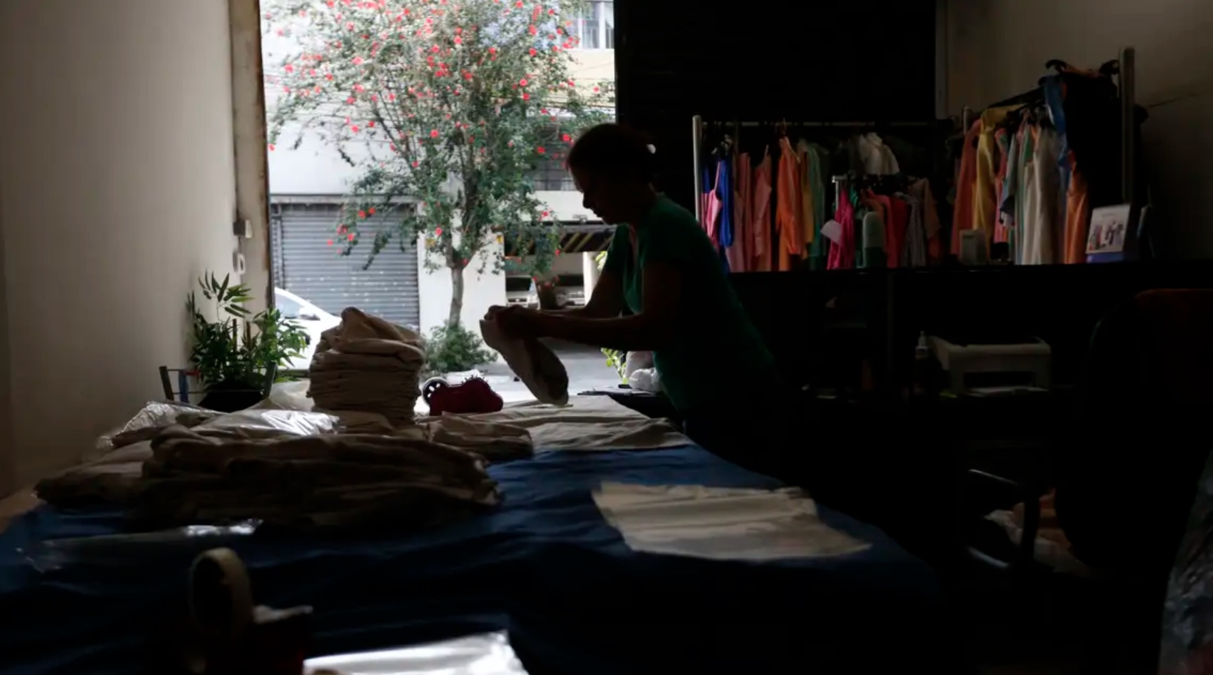 Apagão chega ao 5º dia com 100 mil imóveis sem luz em SP