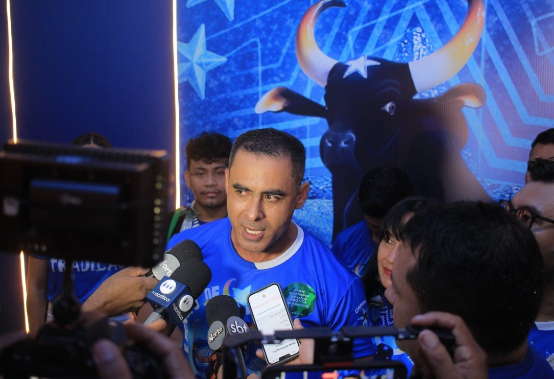 Presidente Rossy Amoedo anuncia reabertura da escola de arte do Caprichoso