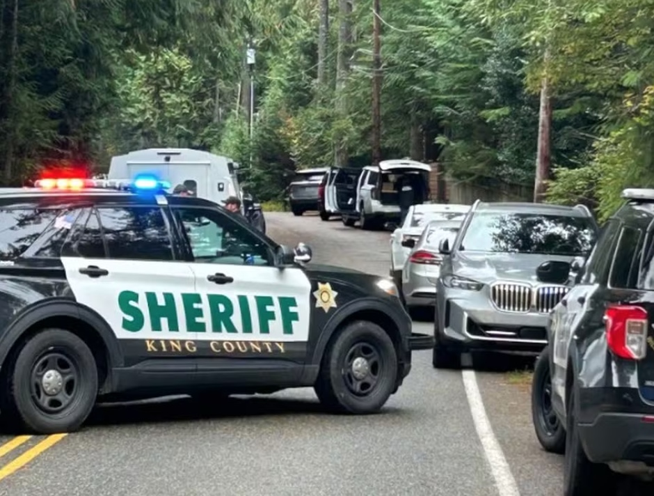 Adolescente é detido após cinco corpos serem achados na sua casa