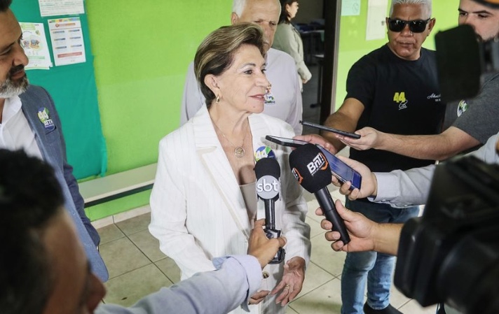 Elizabeth Schmidt garante 2º mandato em Ponta Grossa com 53,72% dos votos