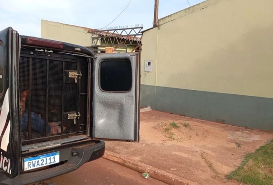 Homem tenta enganar a polícia e é preso por matar a própria esposa