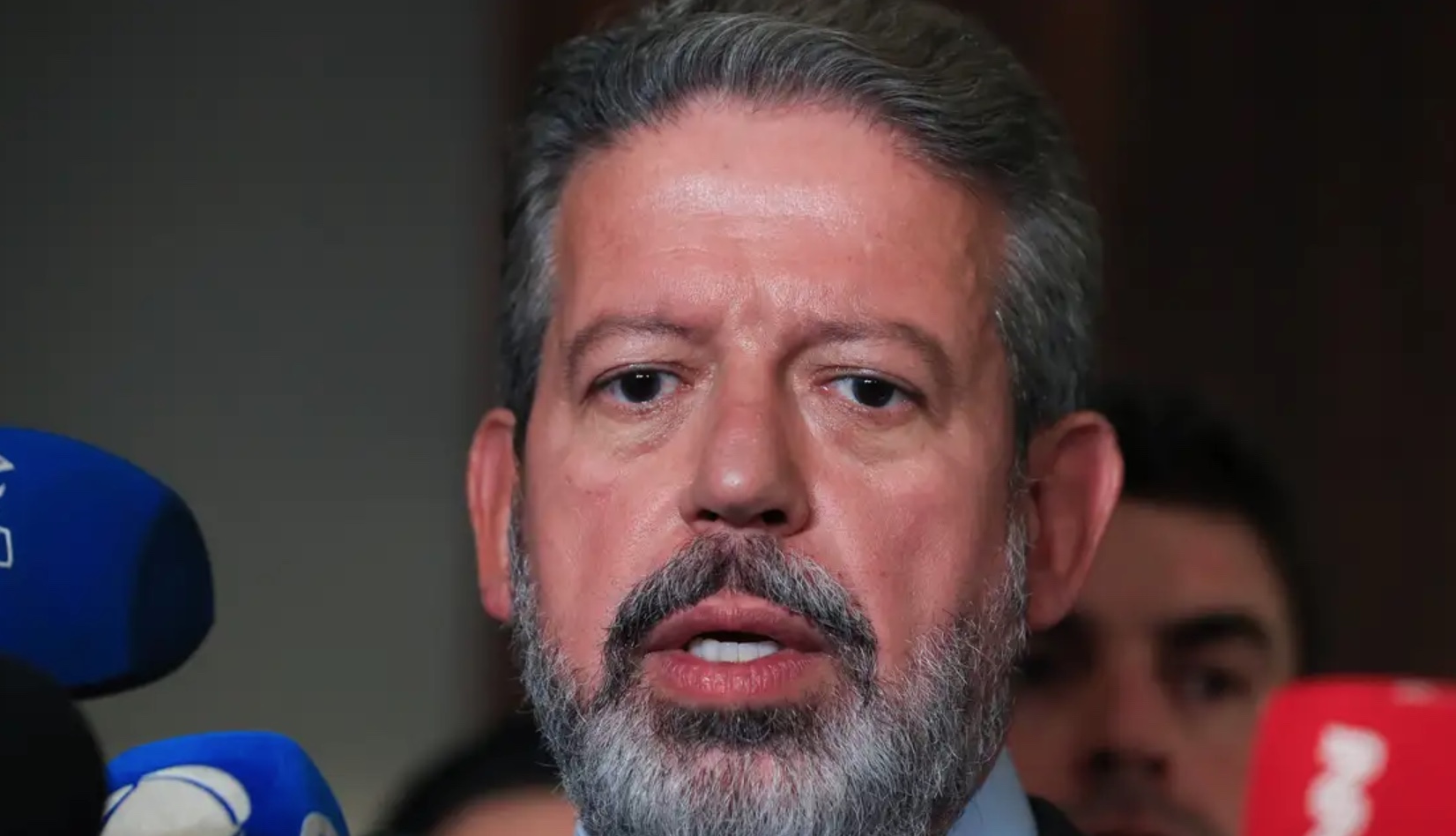 Lira oficializa apoio a Hugo Motta para eleição à presidência da Câmara