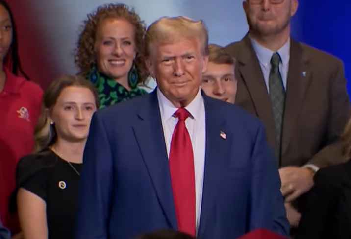 Trump promete pena de morte para imigrantes que cometerem assassinato