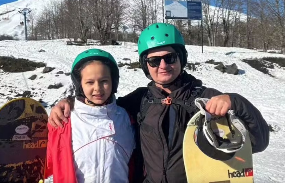 Pai e filha de 13 anos são encontrados mortos dentro de casa