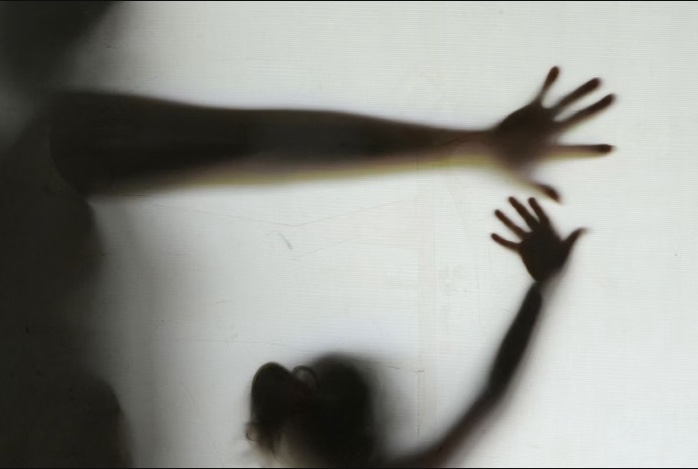 Polícia investiga abuso sexual de criança de 4 anos dentro de escola