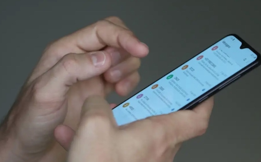 Comissão da Câmara aprova proibição do uso de celulares em sala de aula