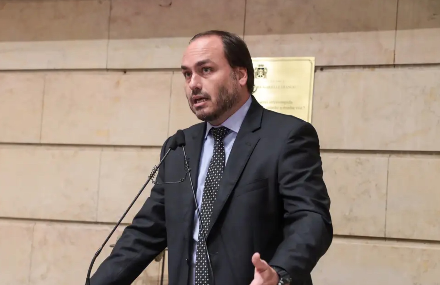 PF mira Carlos Bolsonaro em depoimento de ex-ministro sobre caso Abin paralela