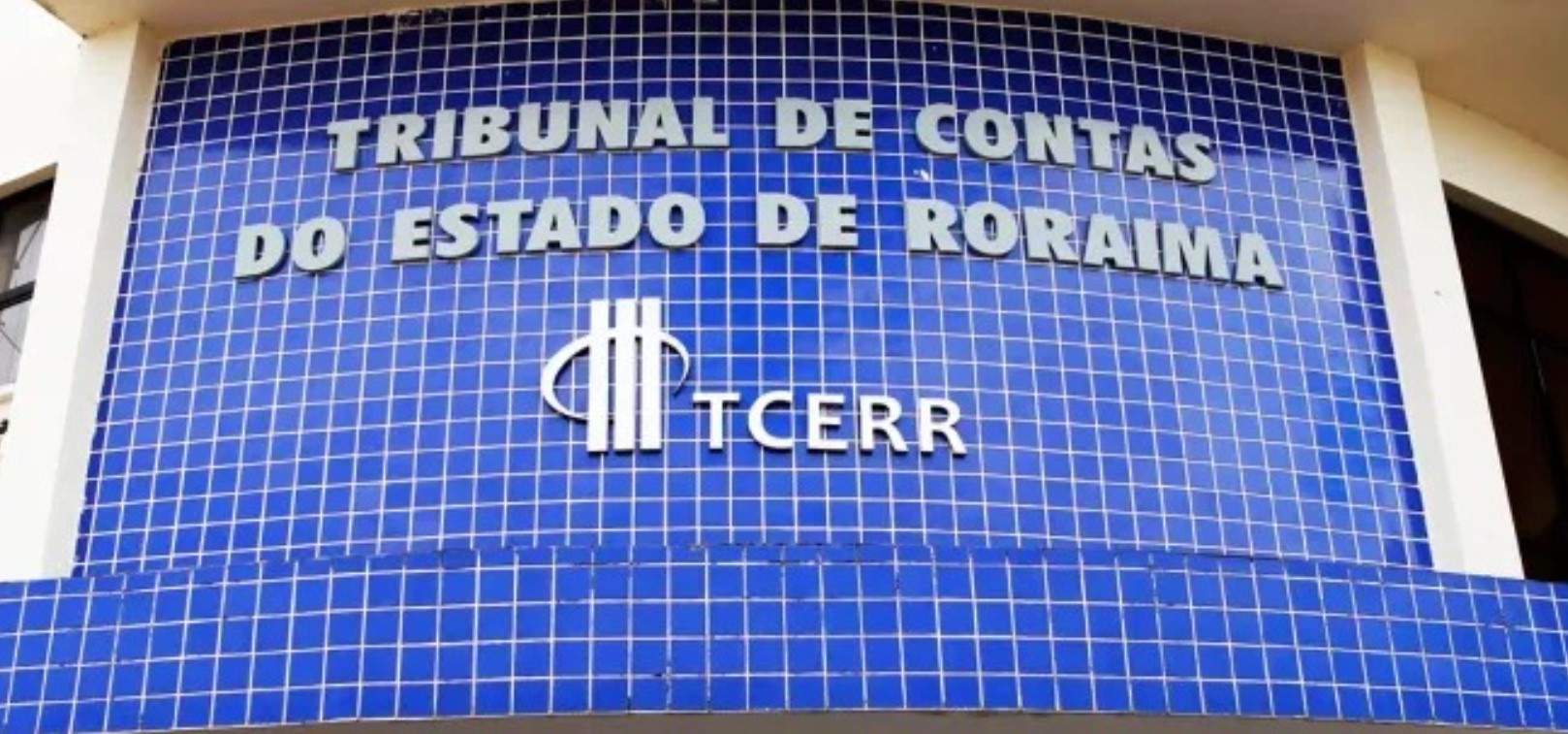 TCE-RR abre concurso com 30 vagas e salário de até R$ 37 mil