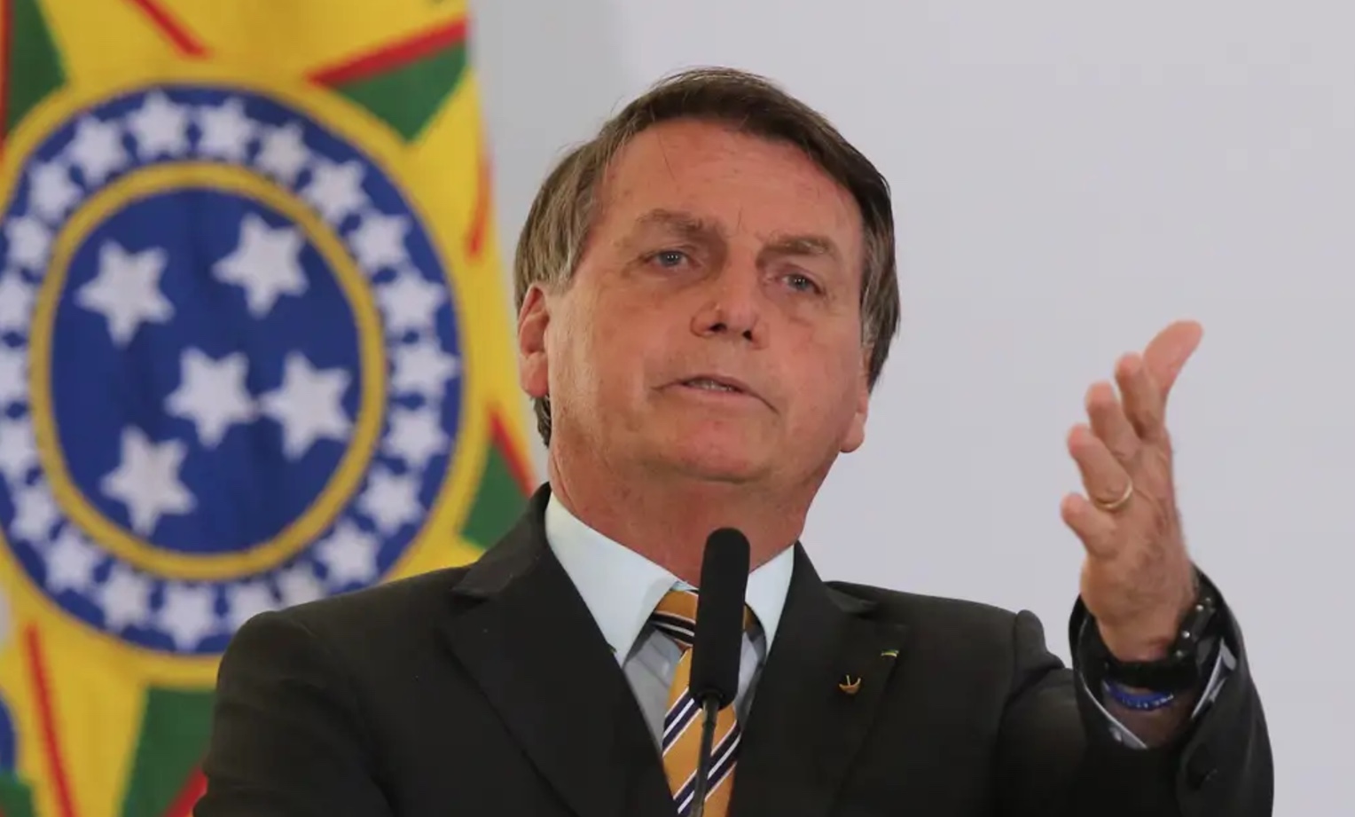 Bolsonaro não deu o golpe por ter ficado 'com medo de ser preso', disseram militares
