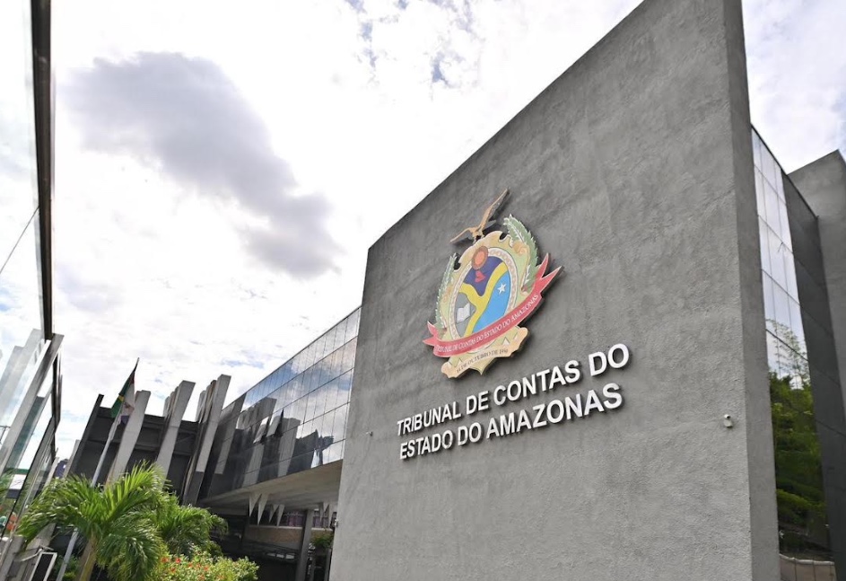 TCE-AM determina suspensão de processo seletivo e provas na UEA