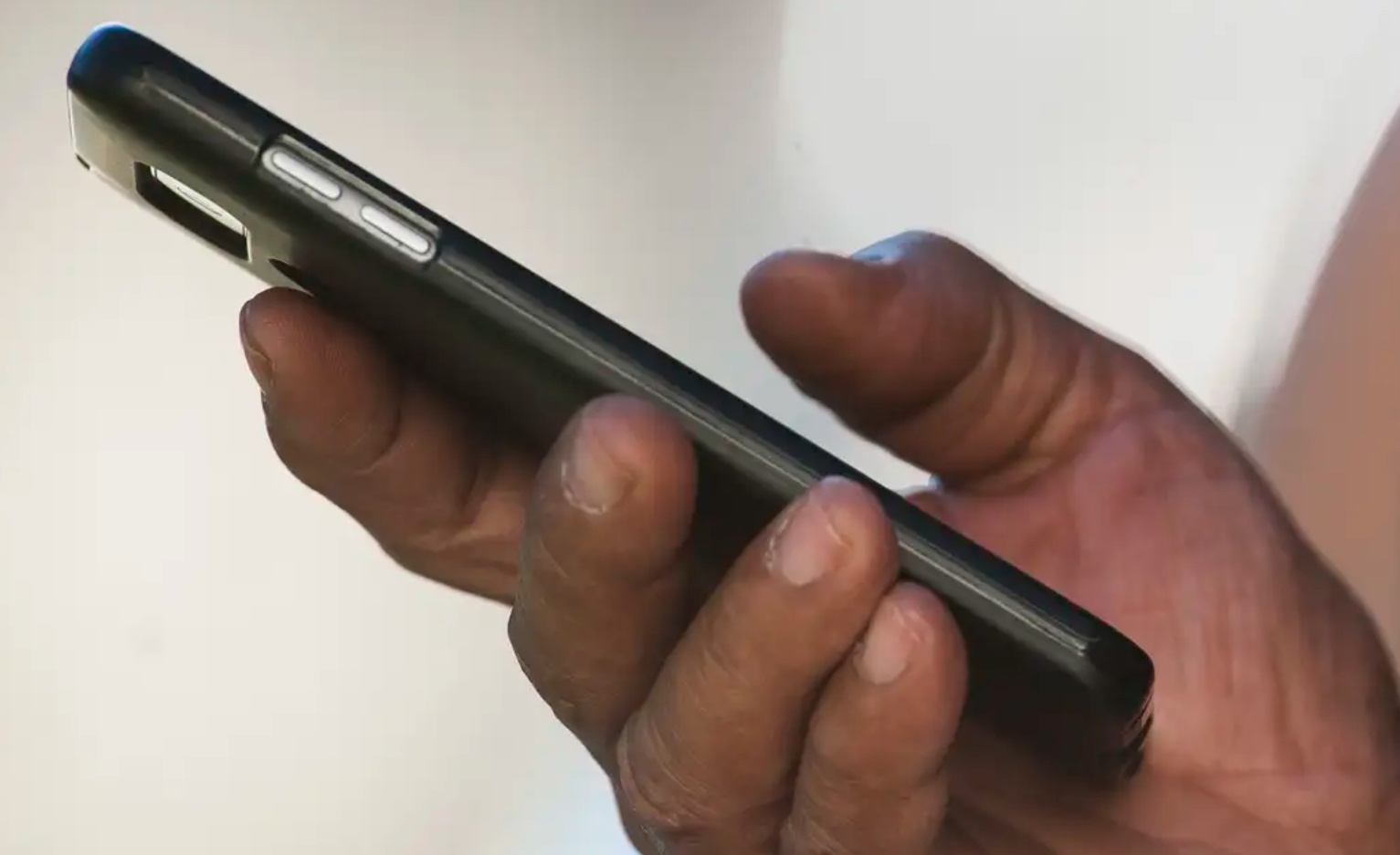 Anatel permite mudança de preços durante a vigência de planos de celular