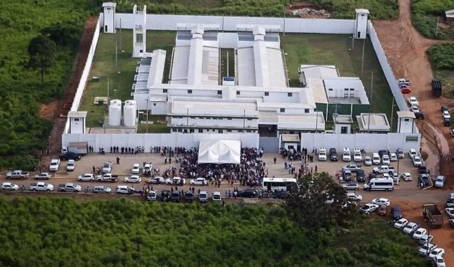 Policial penal é preso por estuprar detentos em penitenciária 