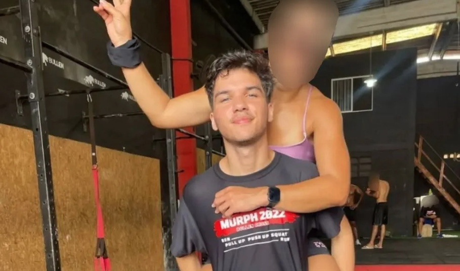 Homem tem ataque de ciúmes e mata jovem por engano