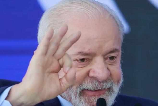 Após tomografia, Lula é liberado para retornar a Brasília