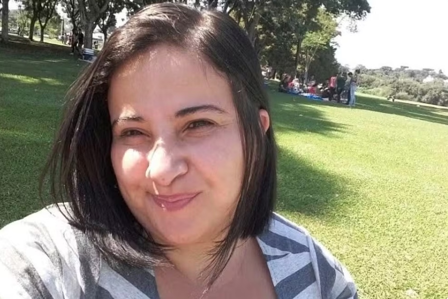 Mulher é esfaqueada pelo companheiro e salva pela filha