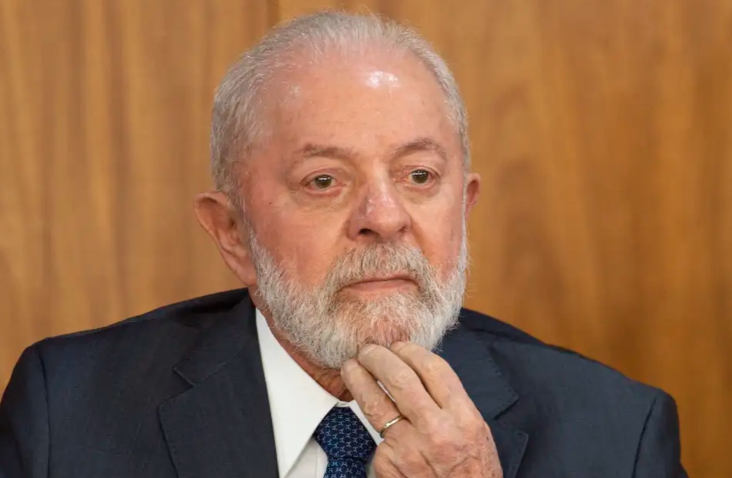 Lula convoca comandantes das Três Forças para cerimônia de 8 de janeiro