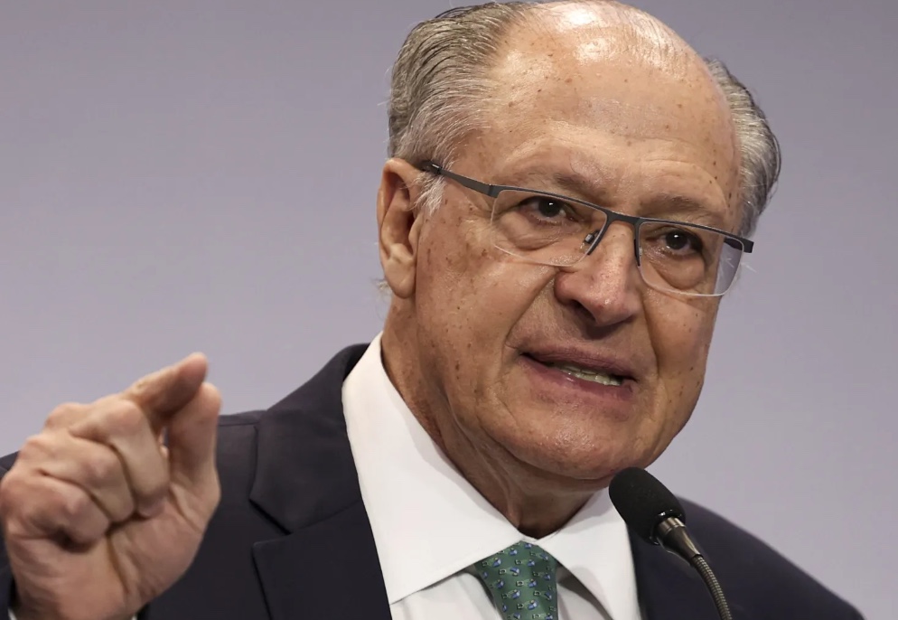 Alckmin lamenta posse de Maduro e diz que Brasil não reconhece eleição 