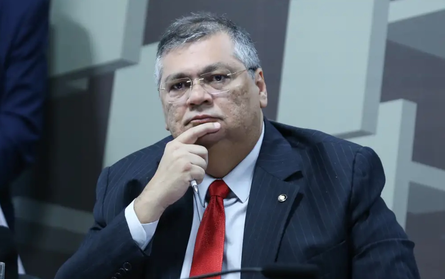 Dino dá 30 dias para União e estados publicarem regras para emendas a universidades