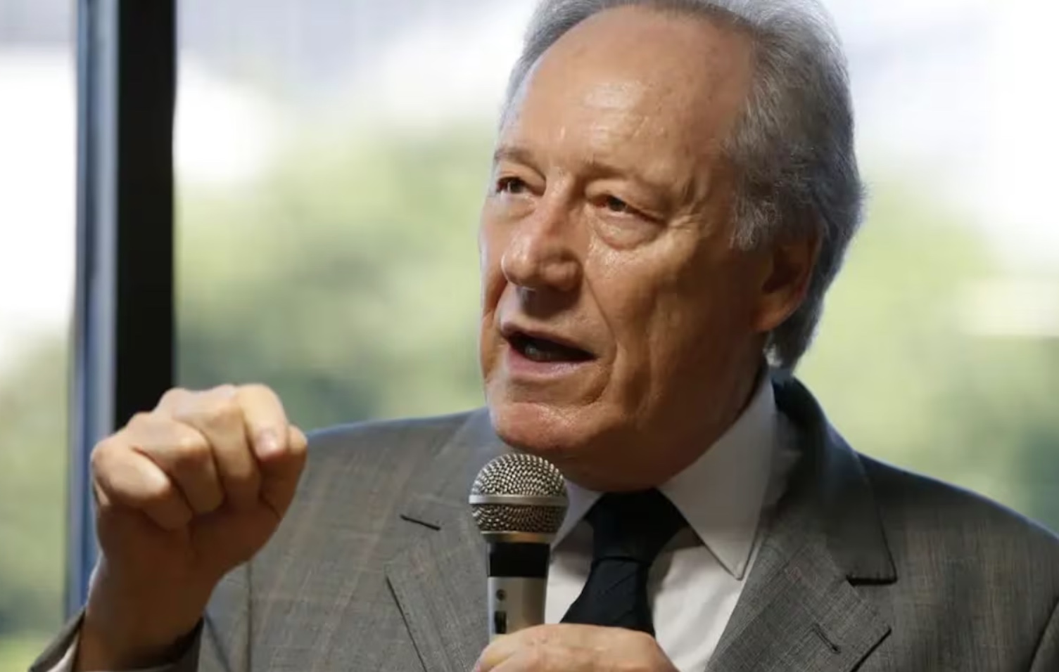 Lewandowski muda PEC da Segurança para atender governadores