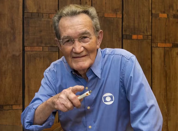 Léo Batista é internado em estado grave no Rio