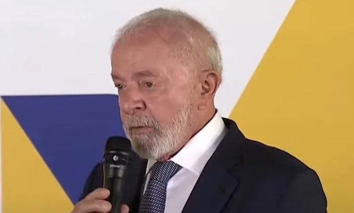Lula aparece sem chapéu pela 1ª vez após cirurgia e diz estar recuperado
