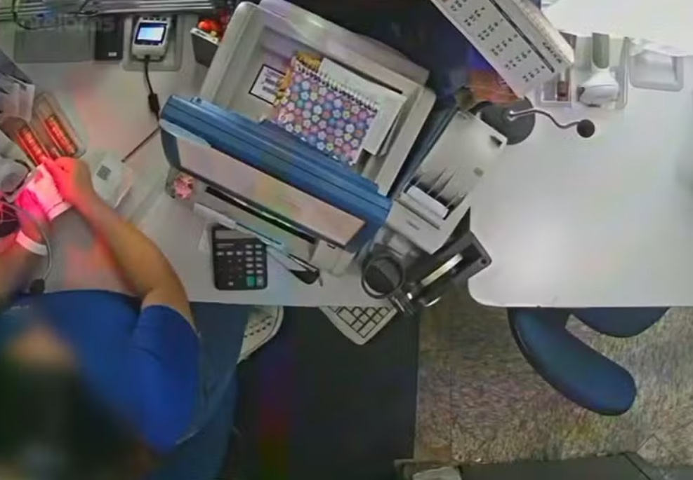 Funcionária que furtou bilhete da Mega sacou prêmio de outro cliente