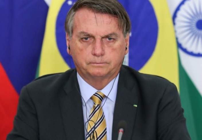 'Acordo todo dia com a sensação da PF na porta', diz Bolsonaro